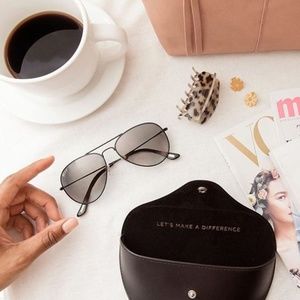 NWT DIFF Cruz Aviators - black + dark smoke lens